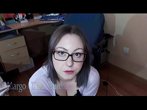 ❤️ Neska sexy betaurrekoekin dildoa zurrupatzen du kameraren aurrean ️❌ Kalitatezko pornoa gurean eu.dickies-shop.ru ☑
